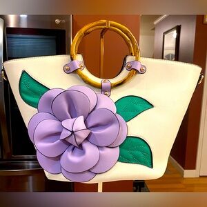 PURSE: Lavender & White “In Full Bloom” Boutique Handbag w/Bamboo Handles, NWT